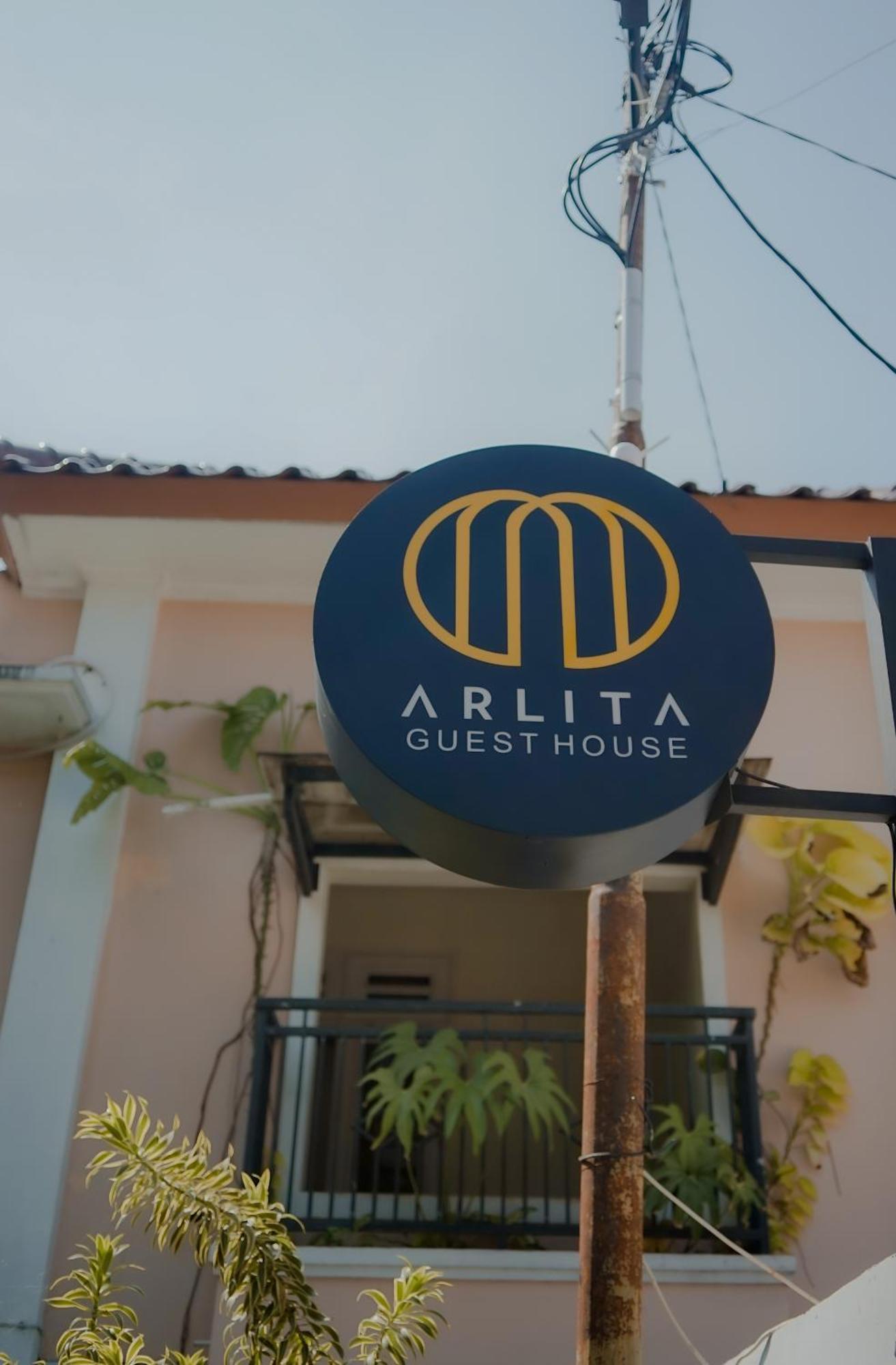 Arlita Guesthouse 치안주르 외부 사진
