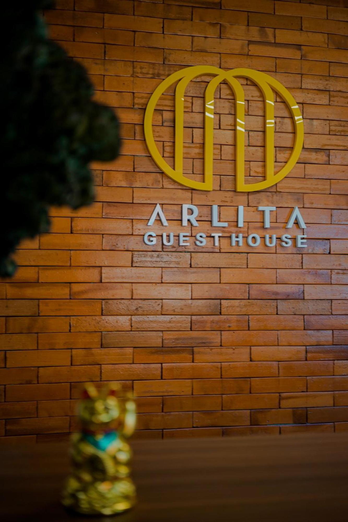 Arlita Guesthouse 치안주르 외부 사진